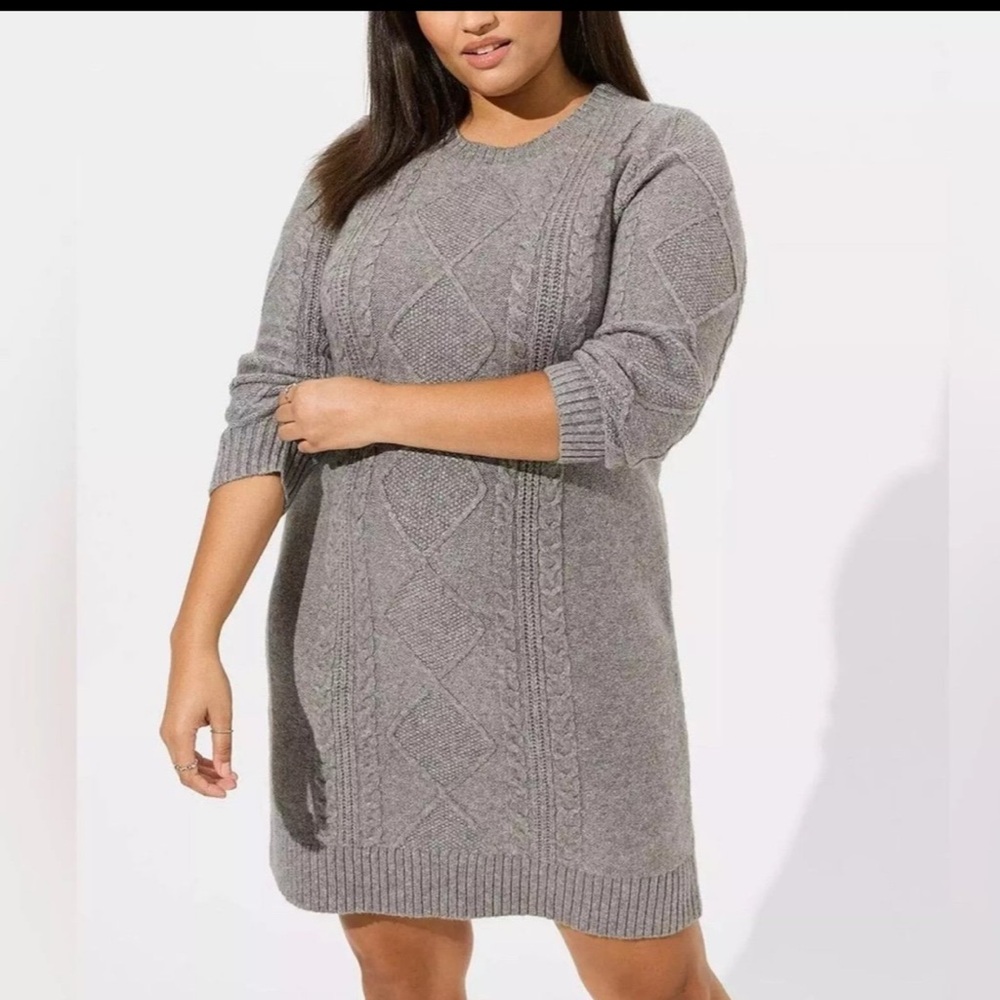NWT Torrid Grey Cable Knit Sweater Dress. Size 2 (18/20)